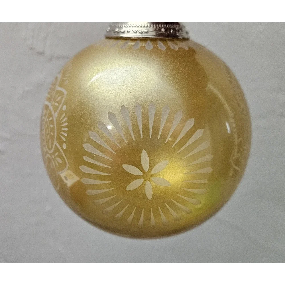 Hallmark 2016 Christmas Commemorative Gold‎ Glass Bulb Ornament Keepsake